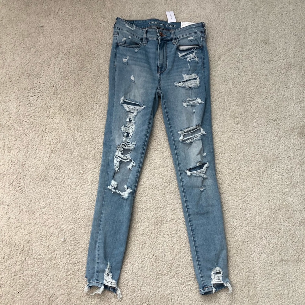 NWT American Eagle Ripped Jeans